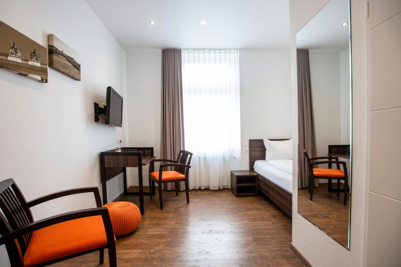 Sevendays Hotel Karlsruhe Ngoại thất bức ảnh