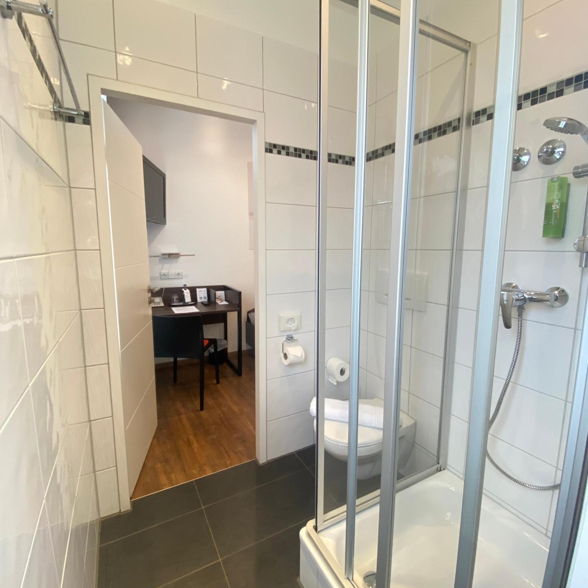 Sevendays Hotel Karlsruhe Ngoại thất bức ảnh