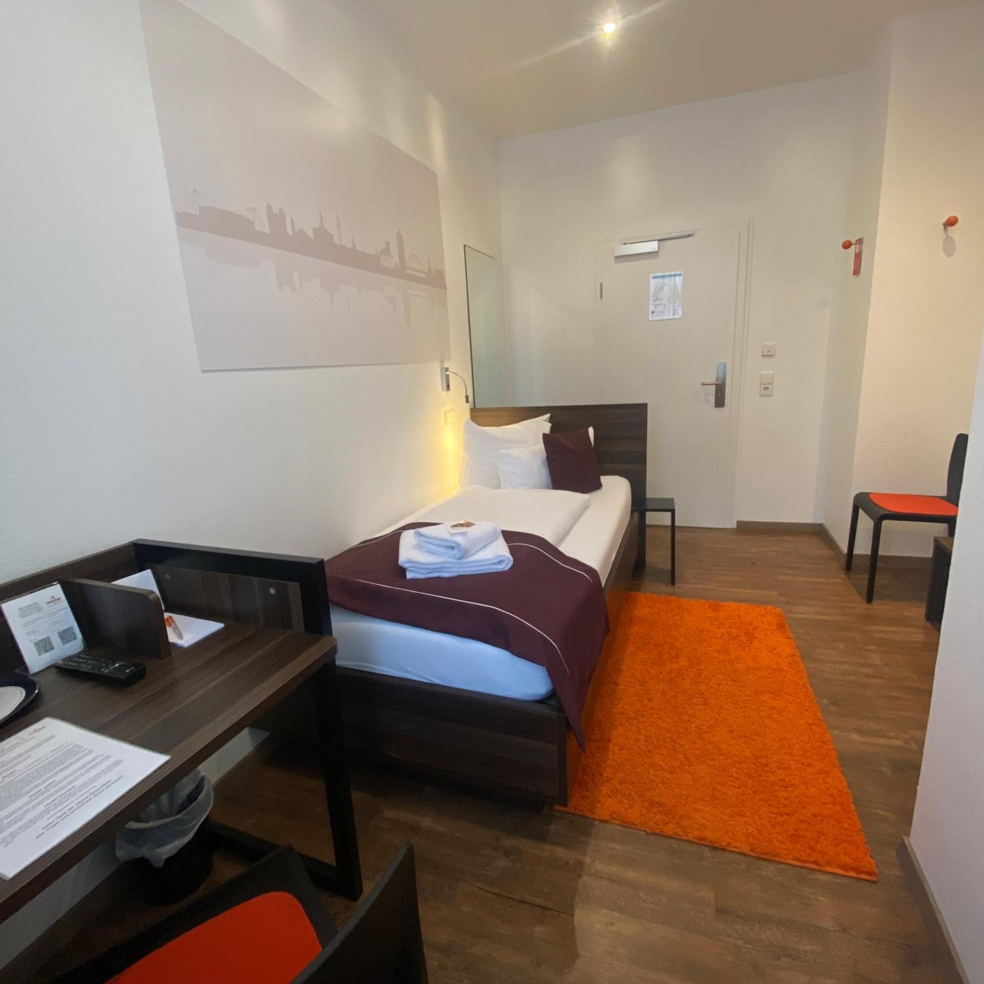 Sevendays Hotel Karlsruhe Ngoại thất bức ảnh