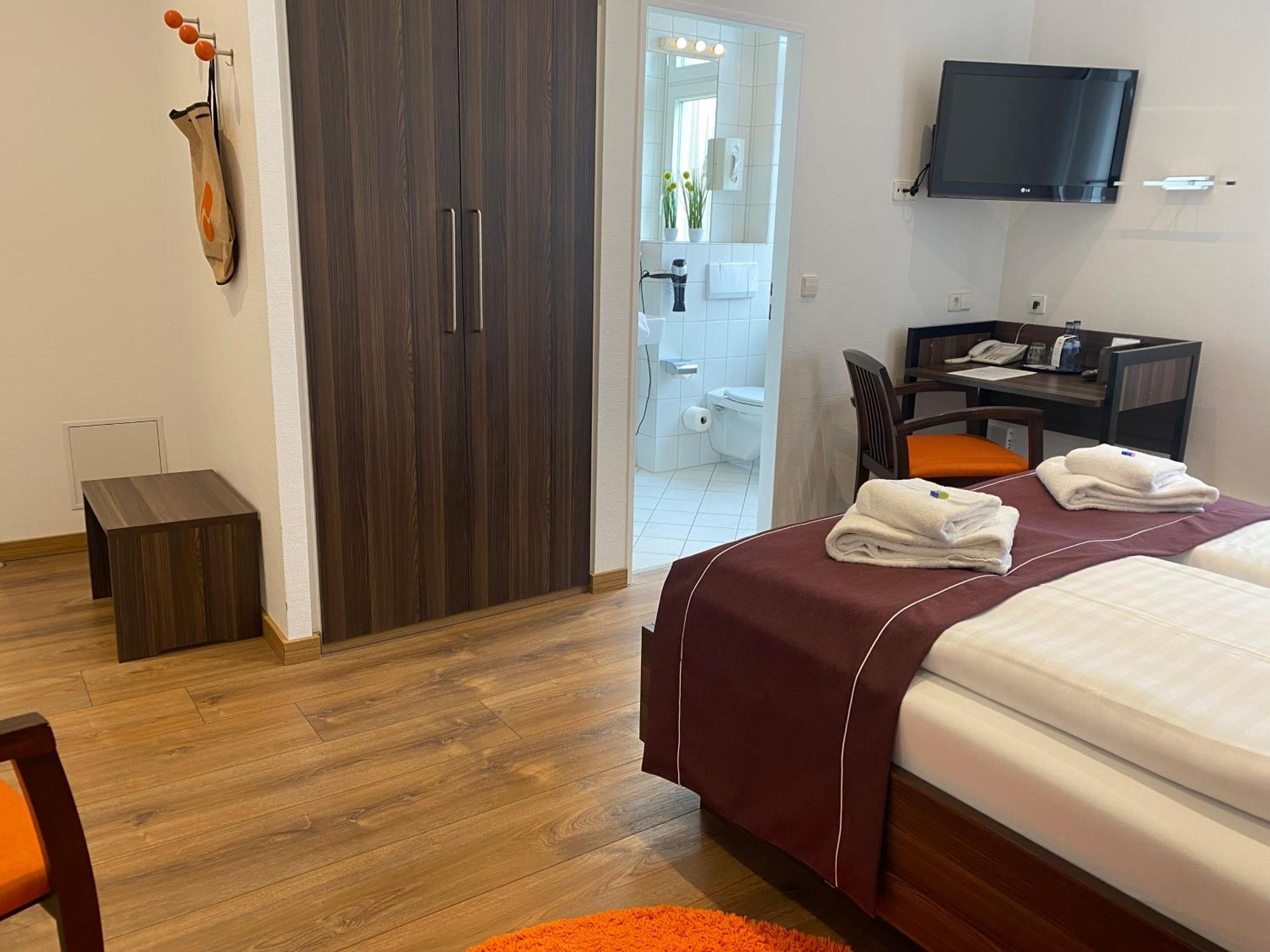 Sevendays Hotel Karlsruhe Ngoại thất bức ảnh