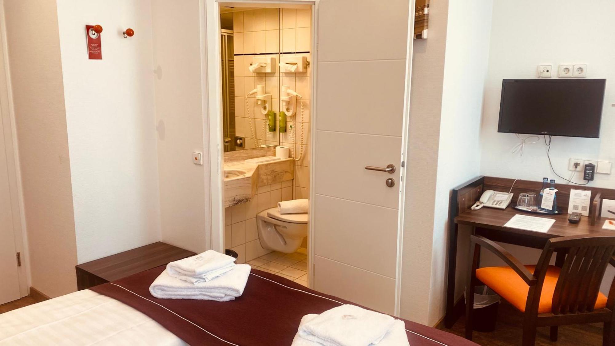 Sevendays Hotel Karlsruhe Ngoại thất bức ảnh
