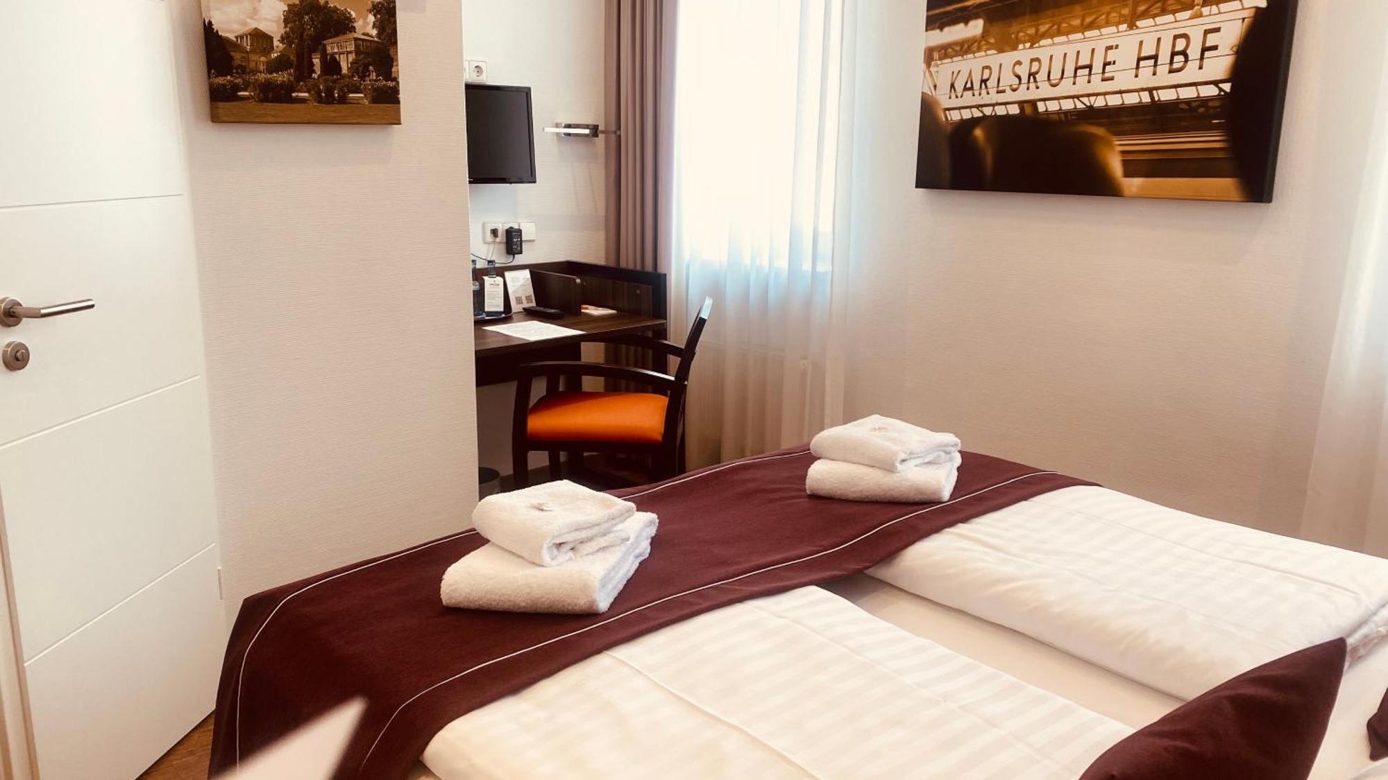 Sevendays Hotel Karlsruhe Ngoại thất bức ảnh