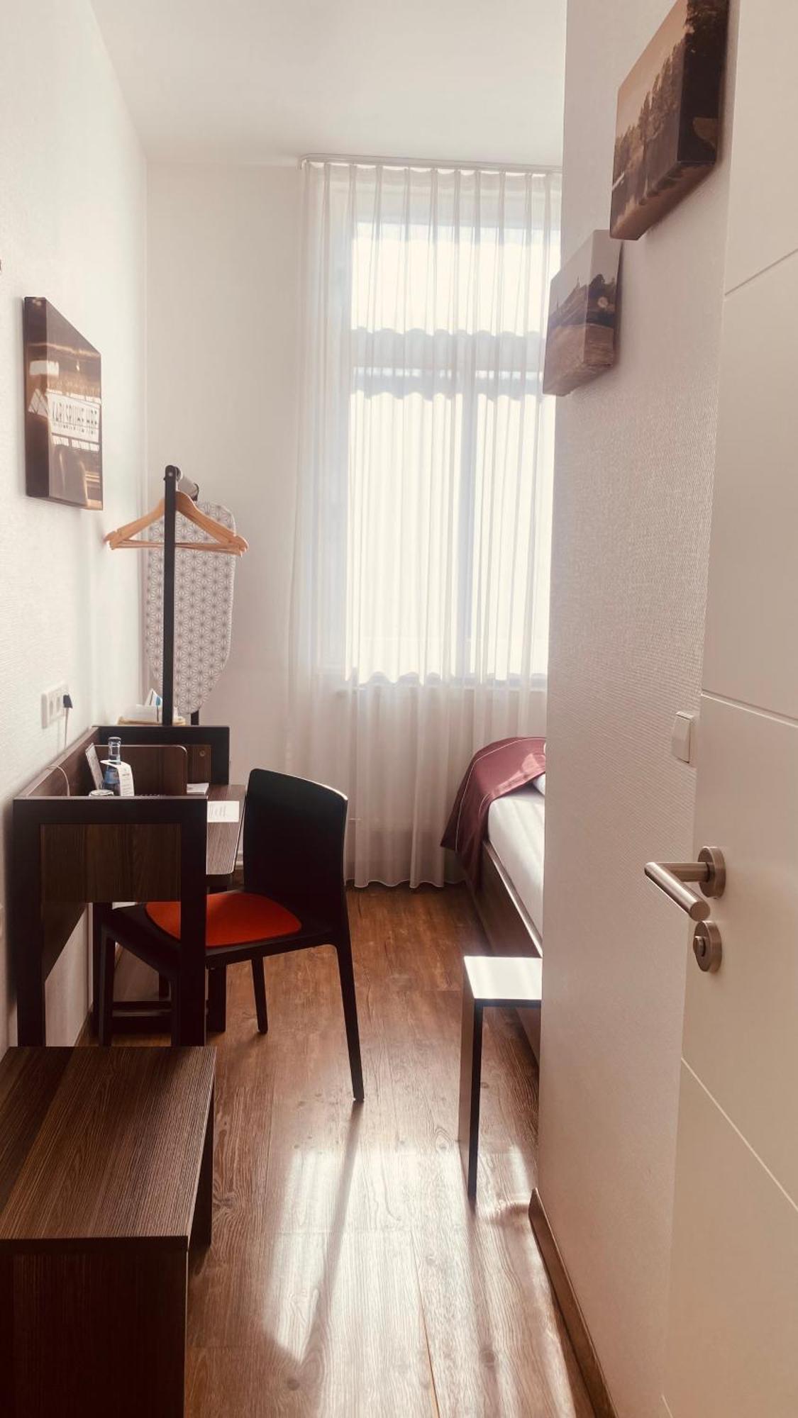 Sevendays Hotel Karlsruhe Ngoại thất bức ảnh